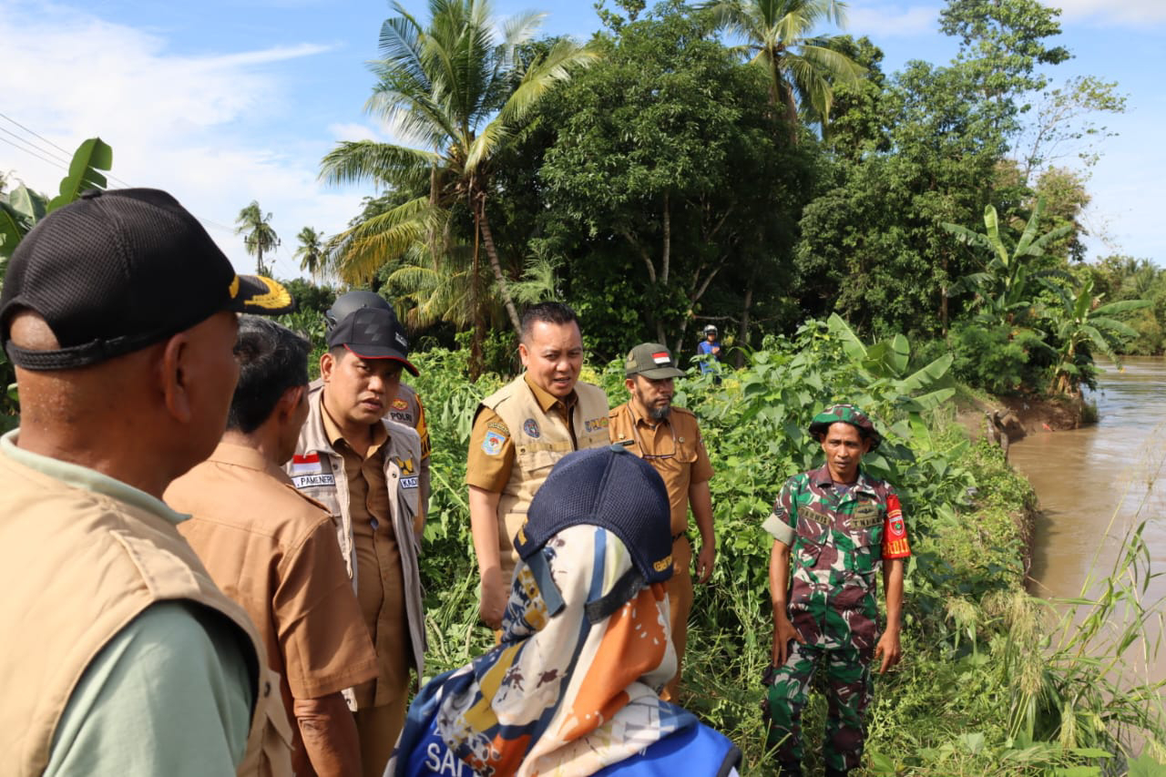 Tanggul Jebol di Sabbangparu : Pj Bupati Wajo Langsung ke Lokasi