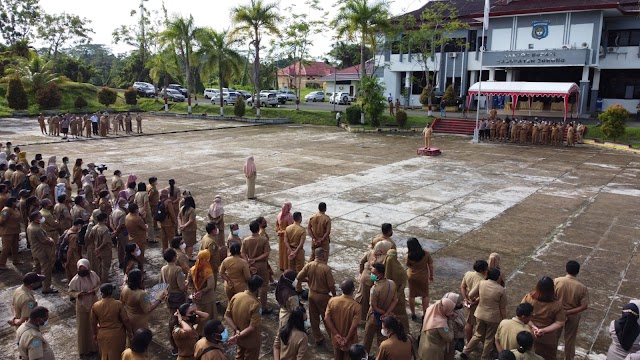 Wakil Bupati Sorong Pimpin Apel Bersama,mengantisipasi penyebaran Covid-19 - M F T  