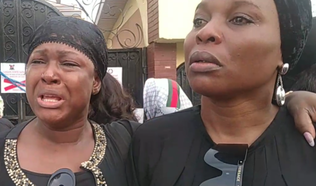 #JusticeForSylvester: Nigerian women stage protest in front of Dowen College (photos)