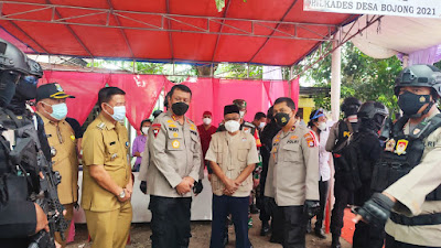 Rangkaian pelaksanaan Pemilihan Kepala Desa (Pilkades) di wilayah hukum Polda Banten berlangsung sejak hari ini (10 Oktober 2021) di kabupaten Tangerang, dilanjut dengan kabupaten Pandeglang pada 17 Oktober 2021, kabupaten Lebak pada 24 Oktober 2021 dan kabupaten Serang pada November 2021.