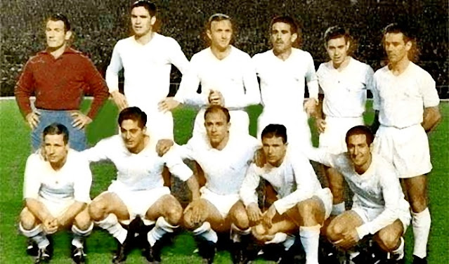 REAL MADRID C. F. Temporada 1958-59. Juan Alonso, Marquitos, Santamaría, Lesmes II, Santisteban, Zárraga; Kopa, Rial, Di Stéfano, Puskas y Gento. WIENER SPORT-CLUB 0 REAL MADRID C. F. 0. Miércoles 04/03/1959, 19:30 horas. IV Copa de Europa, cuartos de final, partido de ida. Viena, Austria, estadio Prater. GOLES: No hubo. ÁRBITRO: Albert Alsteen. ENTRENADORES: Wiener: Hans Johann. Real Madrid: Miguel Muñoz. RESULTADO ELIMINATORIA: Ida: 0-0; vuelta: 7-1; total: Real Madrid 7 Wiener 1.