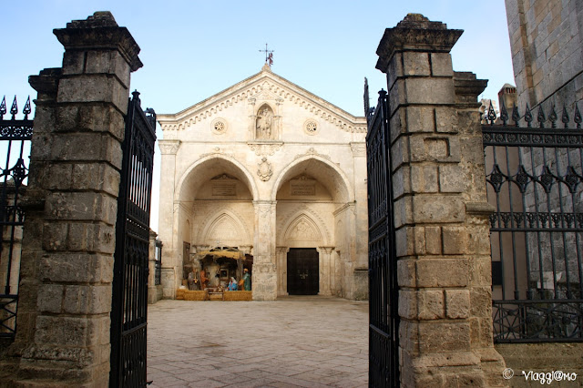 Facciata principale del Santuario di San Michele