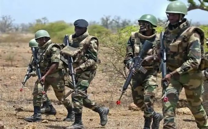 Senegal lanza operación militar contra los rebeldes en Casamance. Reportan miles de desplazados hacia Gambia.