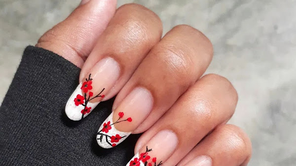 Best Chrismas and New Year nail ideas (2024)
