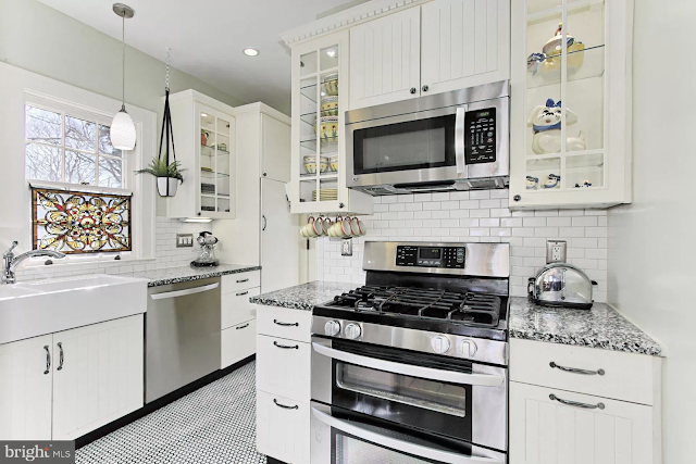 color photo of kitchen of Sears Bellewood, 628 24th Street South, Arlington, Viriginia