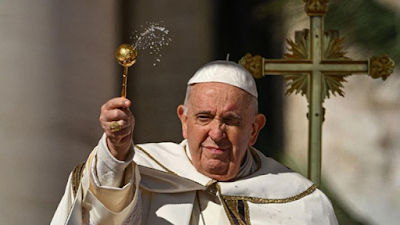 Paus Fransiskus Izinkan Gereja Memberkati Pasangan LGBT