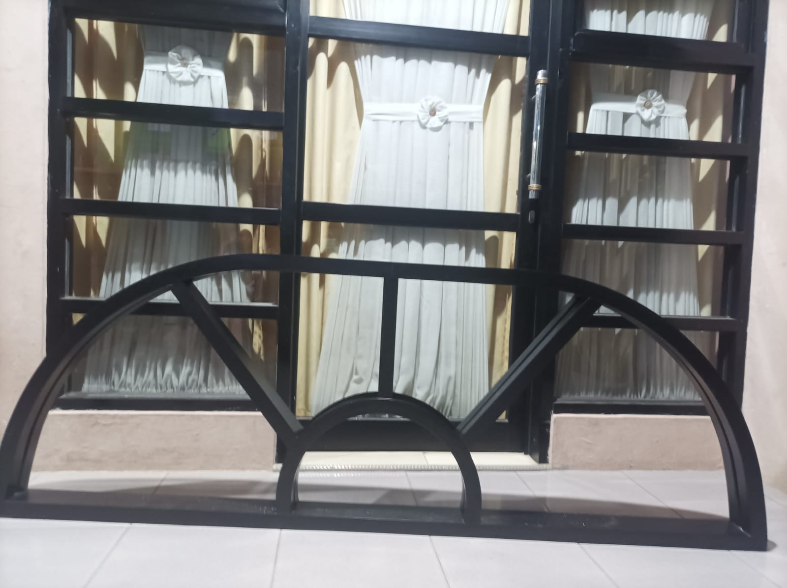 Model rangka aluminium dekoratif