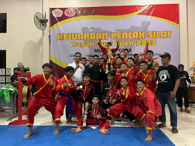 Team Tapak Suci Darul Arqom Patean Juara Umum Pekalongan Open