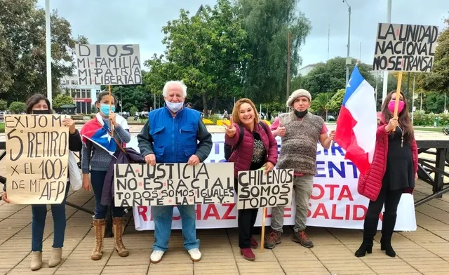 “Chilenos por Chile” seguirán en la calle en rechazo a la Convención Constitucional