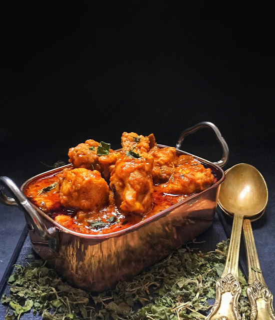 CHICKEN CURRY WITH FENUGREEK LEAVES