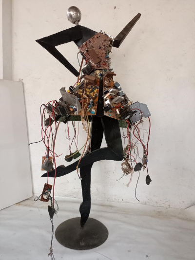 Adeola Balogun,  Selifie III, steel, electronic,   H70” x W29” x B28”, 2021