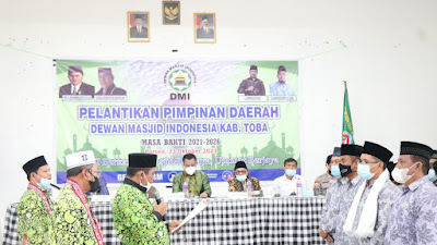Bupati Berharap Kehadiran Dewan Masjid Indonesia Toba Semakin Mencerdaskan Masyarakat 