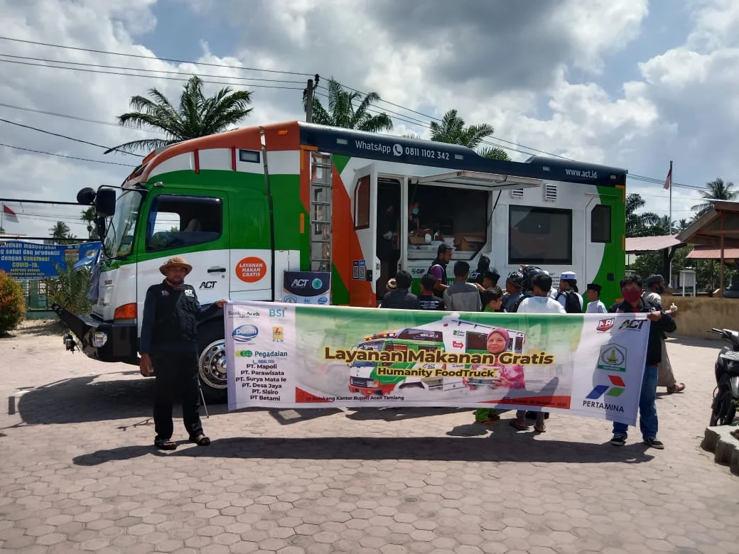 ACT-MRI Aceh Tamiang Gelar Operasi Makan Gratis dengan Armada Food