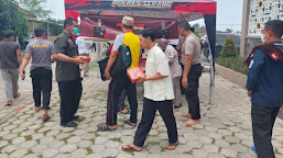 Warung Jum'at Barokah di Masjid As-Salam Sasar Warga Sekitar Polres Serang