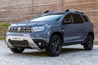 Dacia Duster Extreme SE (2022) Front Side