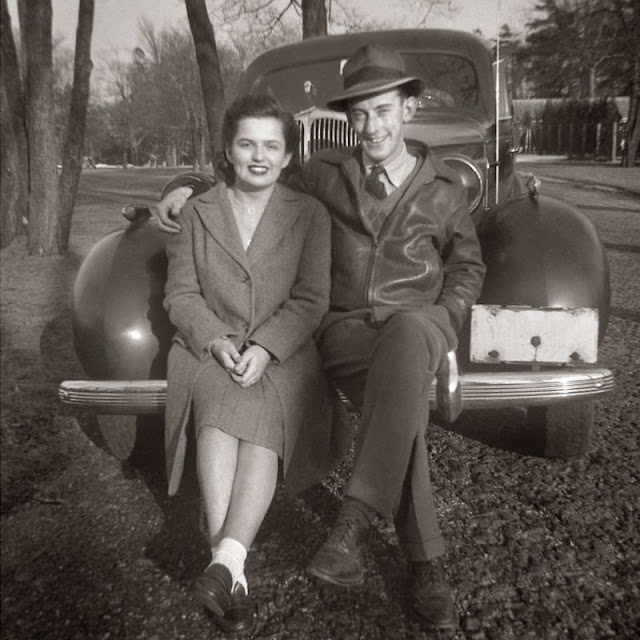 Vintage Photos Show What Young Couples Wore in the 1940s ~ Vintage Everyday