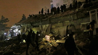 Turquia é atingida novamente por terremoto e número de mortos ultrapassa 1.400
