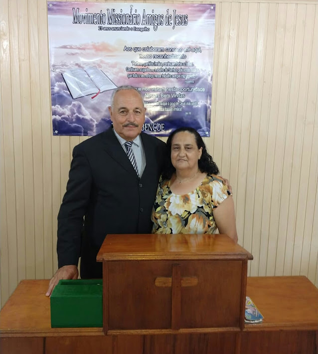 Pr. Gilnei Moreira e Irmã Lenir