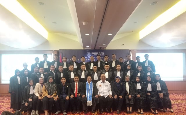 Cetak Advokat Yang Profesional, DPC PERADI Banjarmasin Lantik 36 Anggota Baru