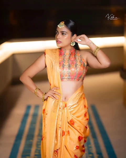 Actress Nandita swetha stunning saree pics HD