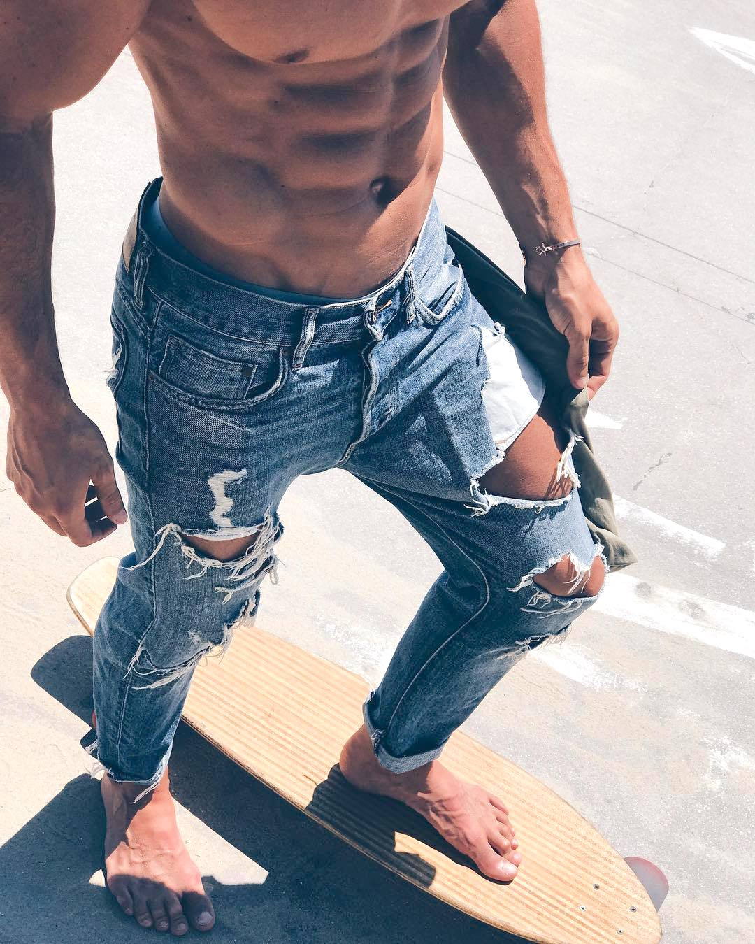 shirtless-sexy-fit-guy-ripped-jeans-abs-muscle-gay-man