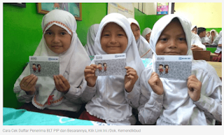 Program Indonesia Pintar. Merupakan bantuan berupa uang tunai, perluasan akses, dan kesempatan belajar dari pemerintah yang diberikan kepada siswa