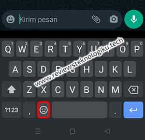 stiker natal dan tahun baru lewat keyboard