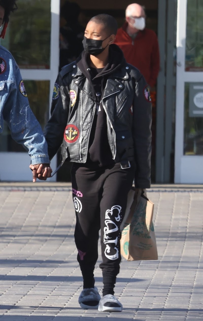 Willow Smith and De’Wayne Shopping at Whole Foods in Malibu 22 Feb-2022