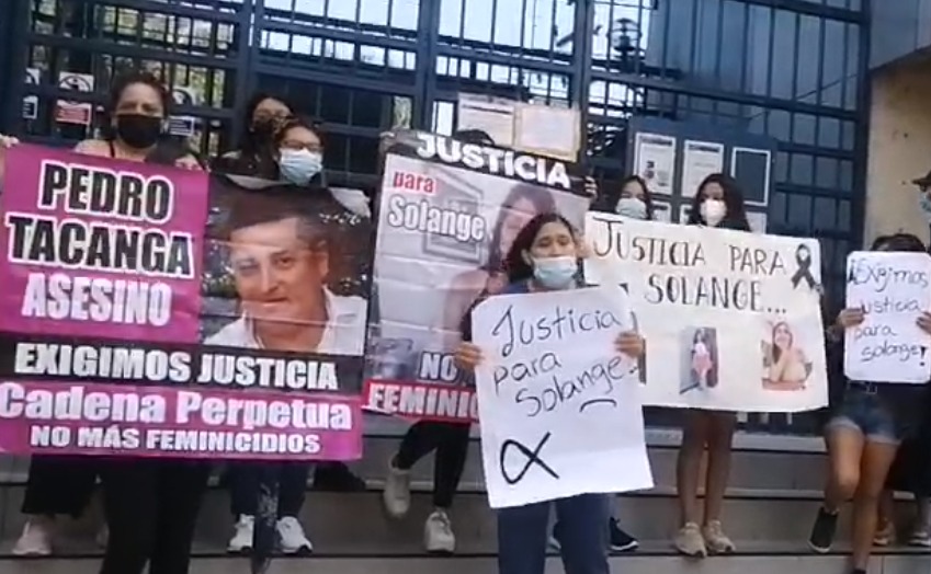 Protesta en Ministerio Público por presunto feminicidio de Solange Aguilar