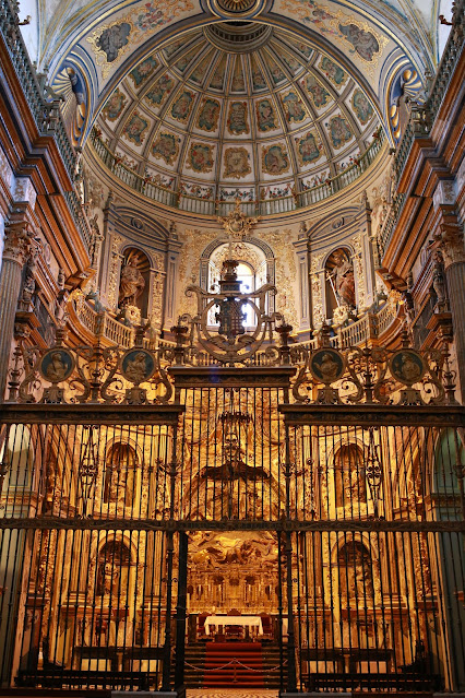 Altar mayor de la Capilla del Salvador de Úbeda. Imagen del altar mayor de la Capilla del Salvador de Úbeda.