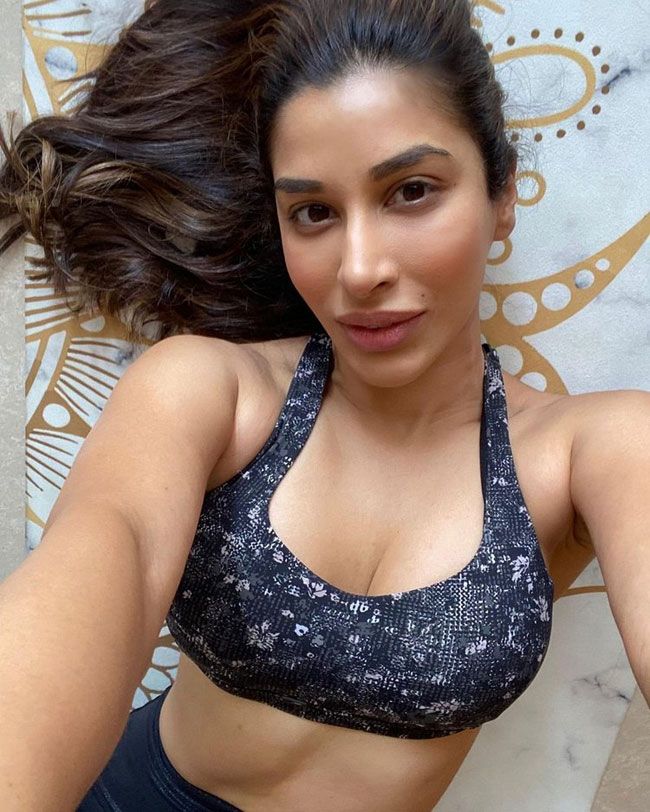 Pic of the day: Sophie Choudry Latest Pictures