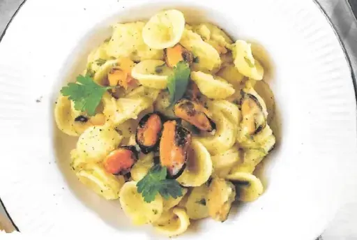 Orecchiette con patate e cozze