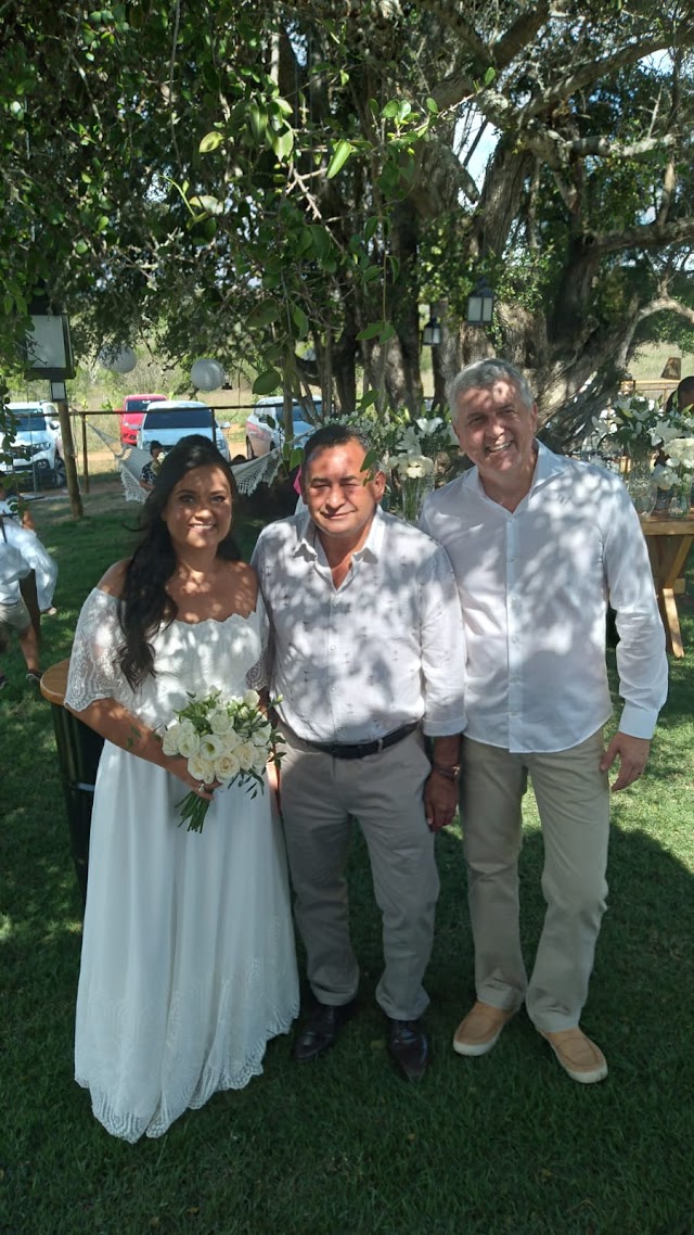 Jornal Diário do Litoral parabeniza casamento de Bartira e Anderson