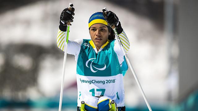 Aline Rocha durante prova de esqui cross coutry paralímpico