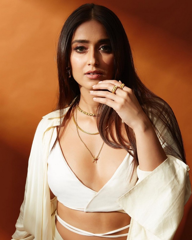 Actress Gallery: Actress Ileana Beautiful Looks in her Latest Pictures