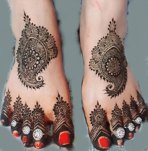 Leg / Foot Mehndi Design