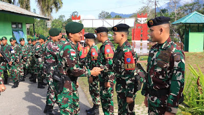 Serah Terima Pos Satgas Pamtas RI–Malaysia: Yonarhanud 1 Kostrad Resmi Ambil Alih Tugas Pengamanan Perbatasan.