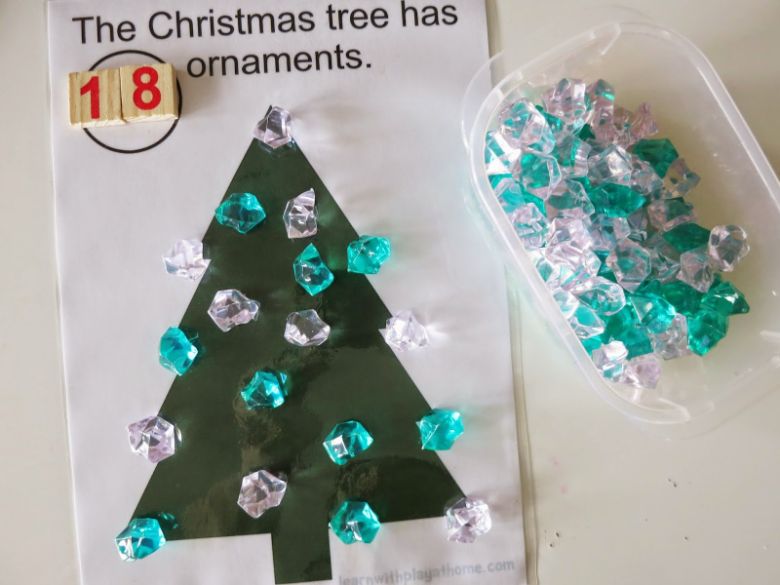 Printable Christmas tree play mat