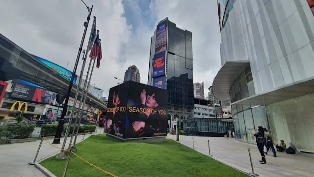 Fans Support Ad Mew Suppasit Jongcheveevat  Mew 苏帕西 · 宗澈瓦应援广告 Bukit Bintang Lot 10 Giant Cube Digital Screen Advertising Malaysia Kuala Lumpur