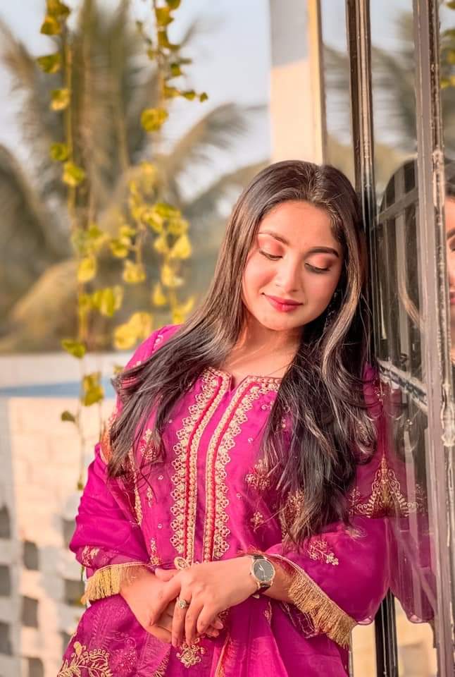 Bangladeshi hot model Ontora new pink dress photos