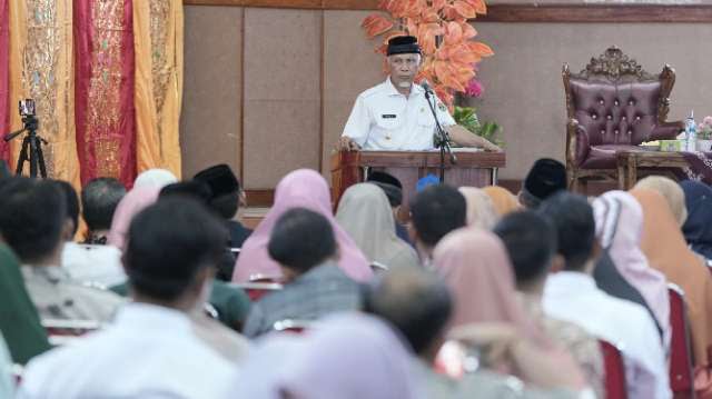 Gubernur Mahyeldi Apresiasi Buku 'Dari Surau untuk Indonesia' sebagai Penegas Identitas Warga Minangkabau