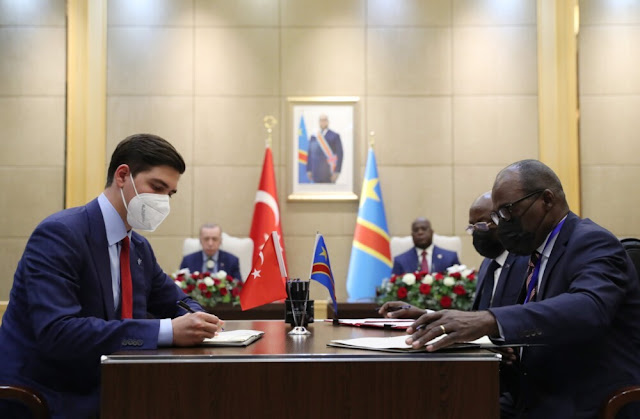 وقعت تركيا وجمهورية الكونغو الديمقراطية، الأحد، 7 اتفاقيات في مجالات مختلفة، وذلك على هامش زيارة الرئيس رجب طيب أردوغان.