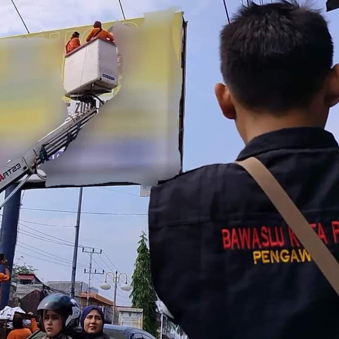 Alat Peraga Kampanye Ditertibkan Perugas Gabungan di Padang 