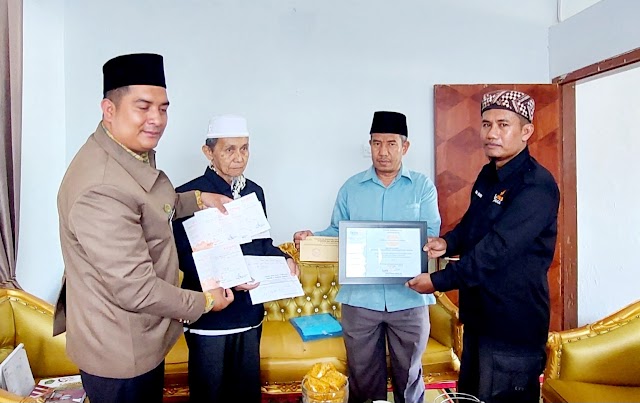 MKPP Menyerahkan Donasi Palestina Melalui Lazismu Bukittinggi.