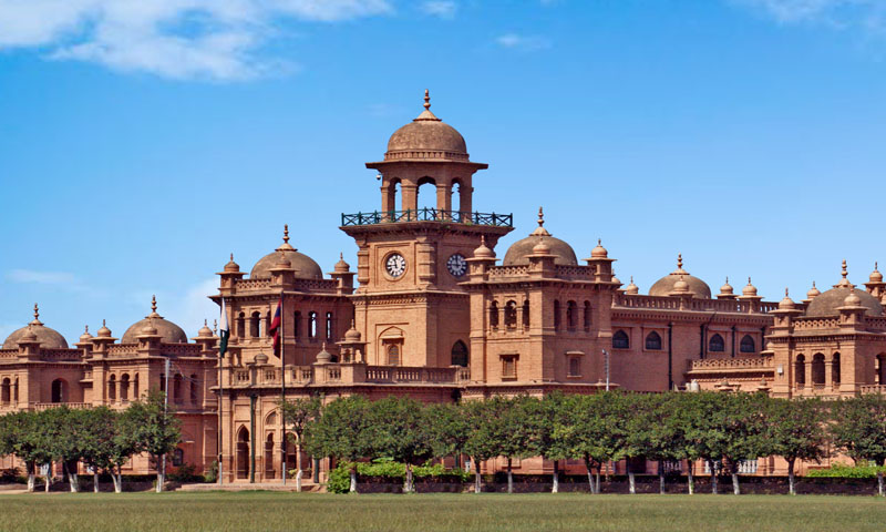 The new 100 and 1000 notes should bear the image of Islamia College, Islamia College Peshawar