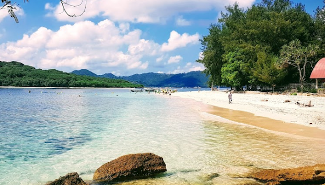 keindahan pantai gili nanggu di lombok