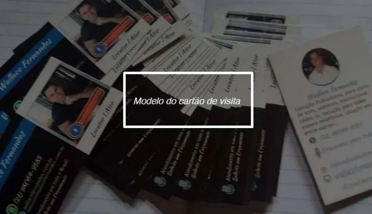 Detalhe de cartão de visita com acabamento premium da Gráfica 360 Imprimir