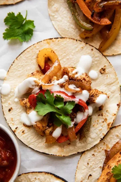 Make-ahead chicken fajita tacos for meal prep