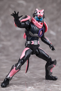 REVIEW SHFiguarts Kamen Rider Vice Rex Genome, Bandai