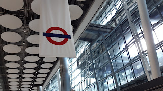 An Underground symbol at terminal 5 leading to the Piccadilly Line
